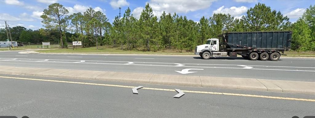 На продажу: $349,900 (4.43 acres)