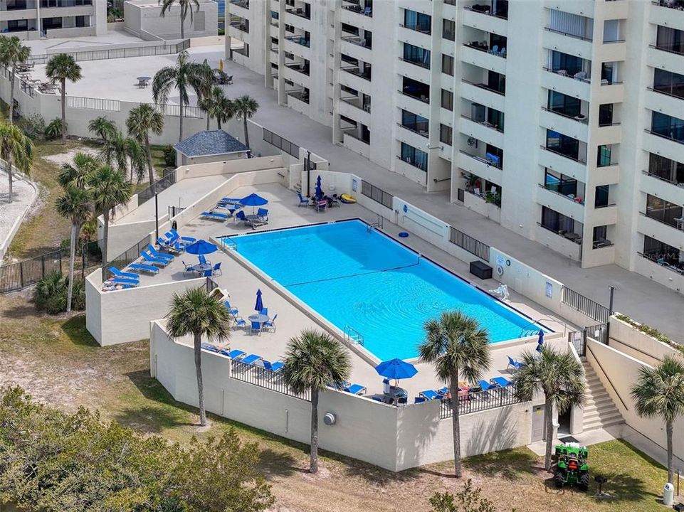 For Sale: $214,900 (1 beds, 1 baths, 733 Square Feet)