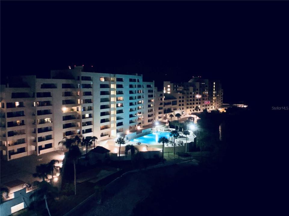 For Sale: $214,900 (1 beds, 1 baths, 733 Square Feet)