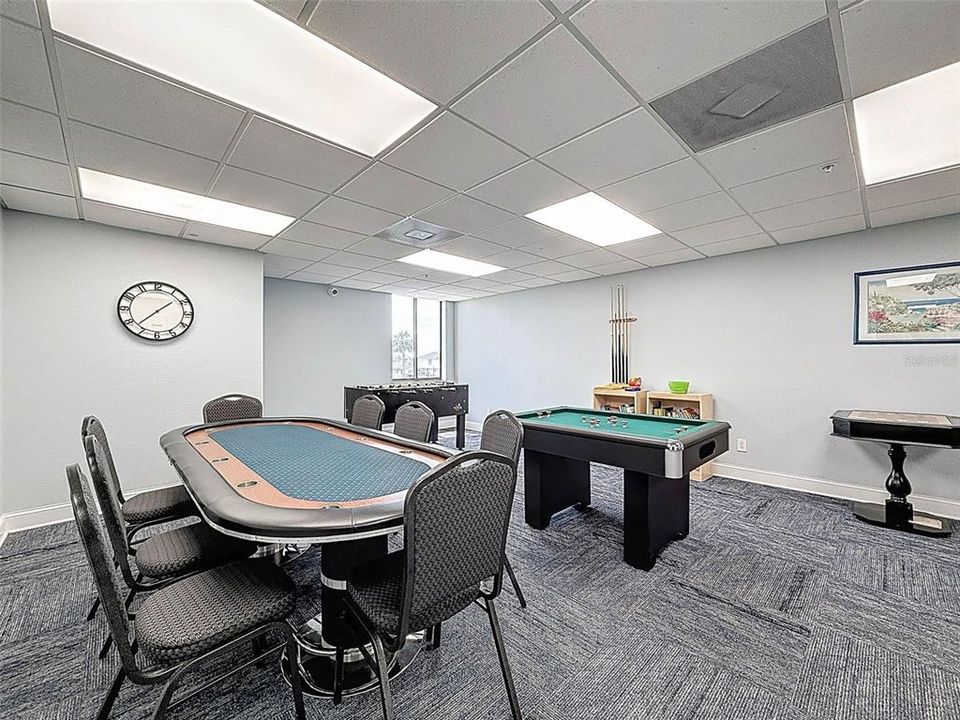 For Sale: $214,900 (1 beds, 1 baths, 733 Square Feet)