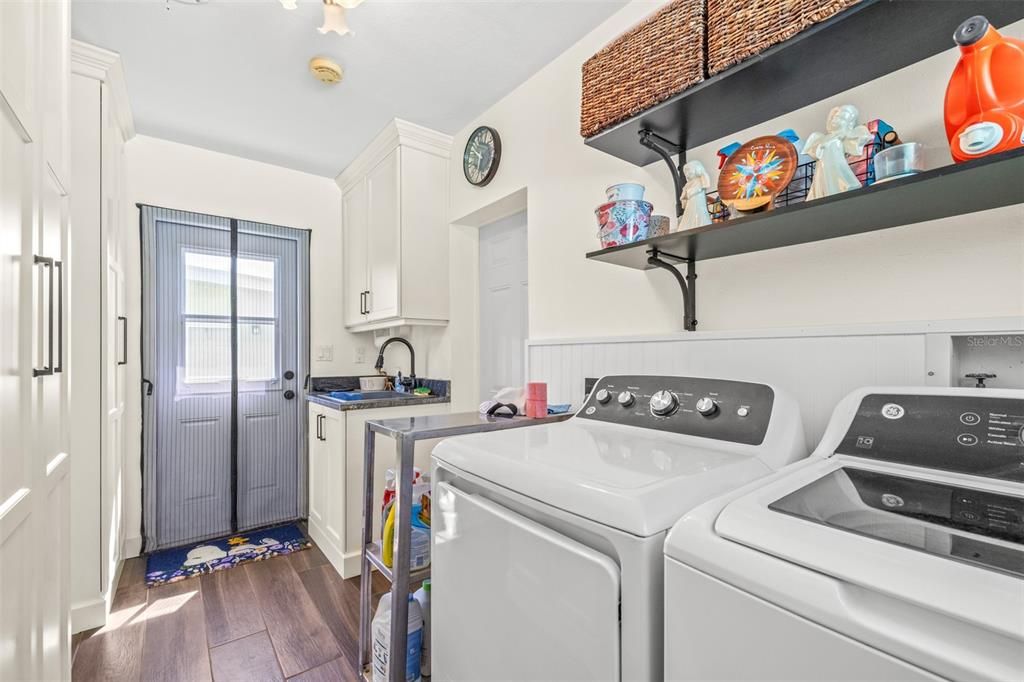 На продажу: $955,000 (3 спален, 2 ванн, 3103 Квадратных фут)