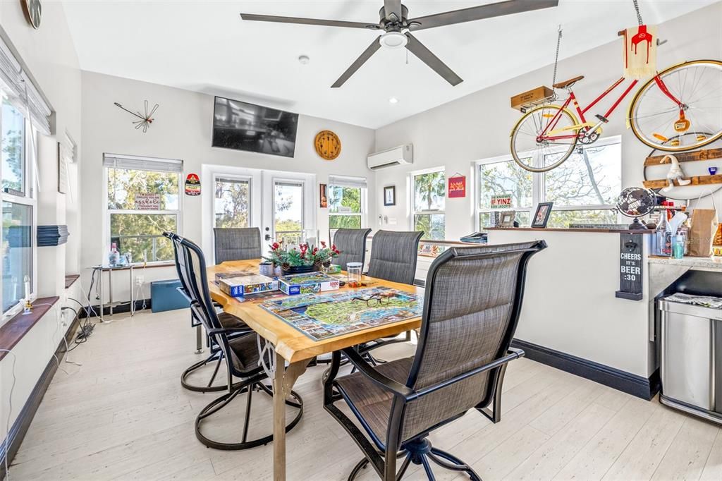 На продажу: $955,000 (3 спален, 2 ванн, 3103 Квадратных фут)