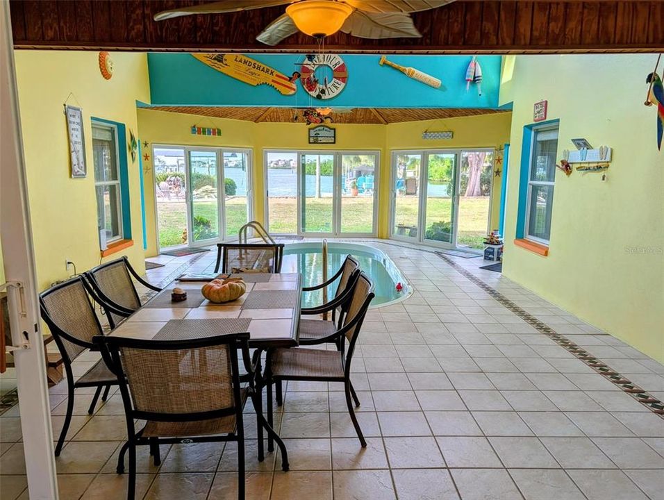 На продажу: $955,000 (3 спален, 2 ванн, 3103 Квадратных фут)