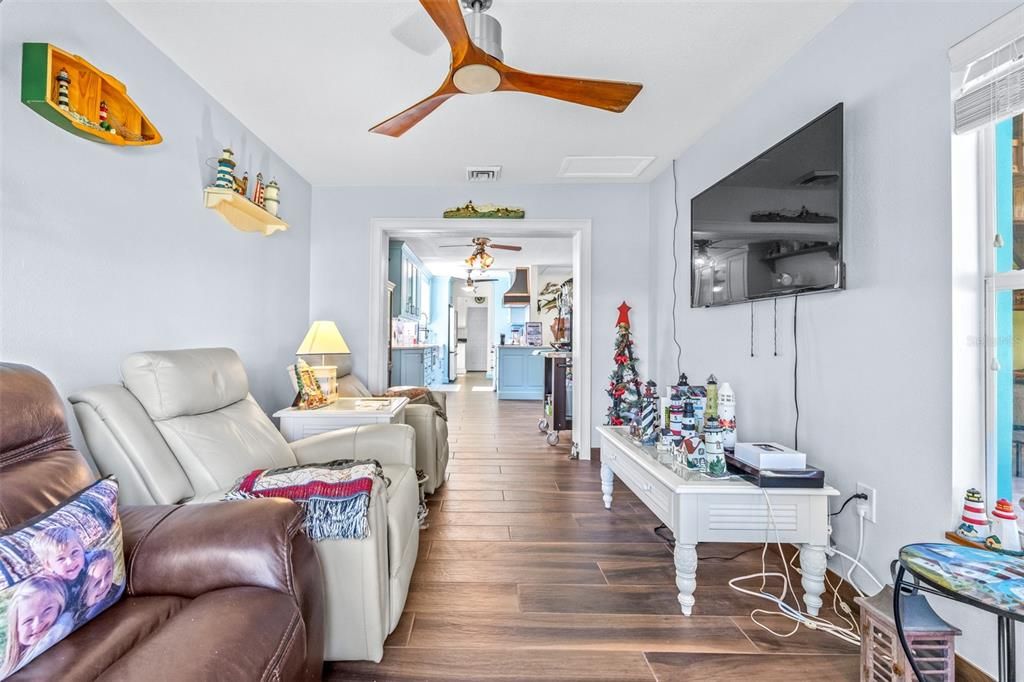 На продажу: $955,000 (3 спален, 2 ванн, 3103 Квадратных фут)