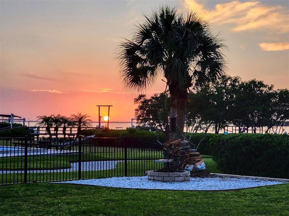 На продажу: $955,000 (3 спален, 2 ванн, 3103 Квадратных фут)