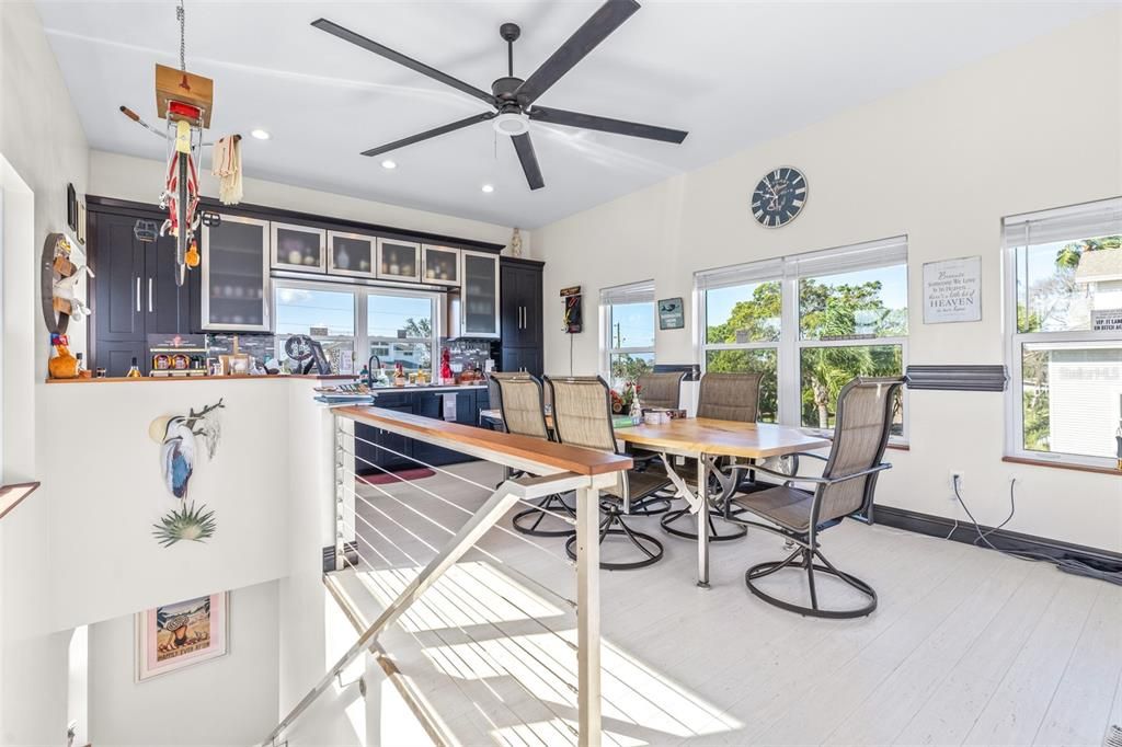 На продажу: $955,000 (3 спален, 2 ванн, 3103 Квадратных фут)