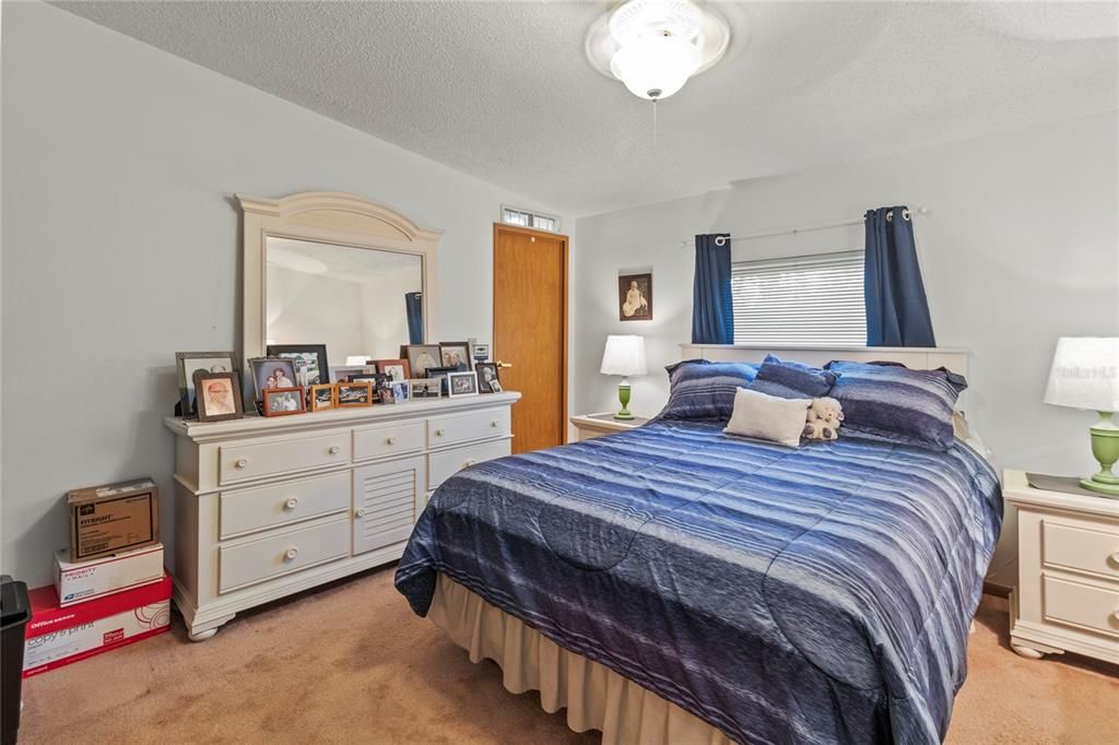 Activo con contrato: $239,000 (2 camas, 2 baños, 1876 Pies cuadrados)