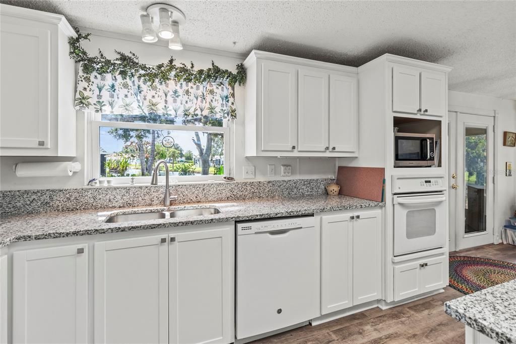 Activo con contrato: $239,000 (2 camas, 2 baños, 1876 Pies cuadrados)