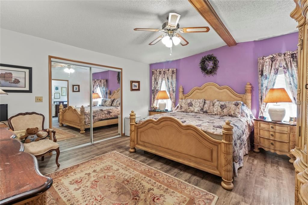 Activo con contrato: $239,000 (2 camas, 2 baños, 1876 Pies cuadrados)