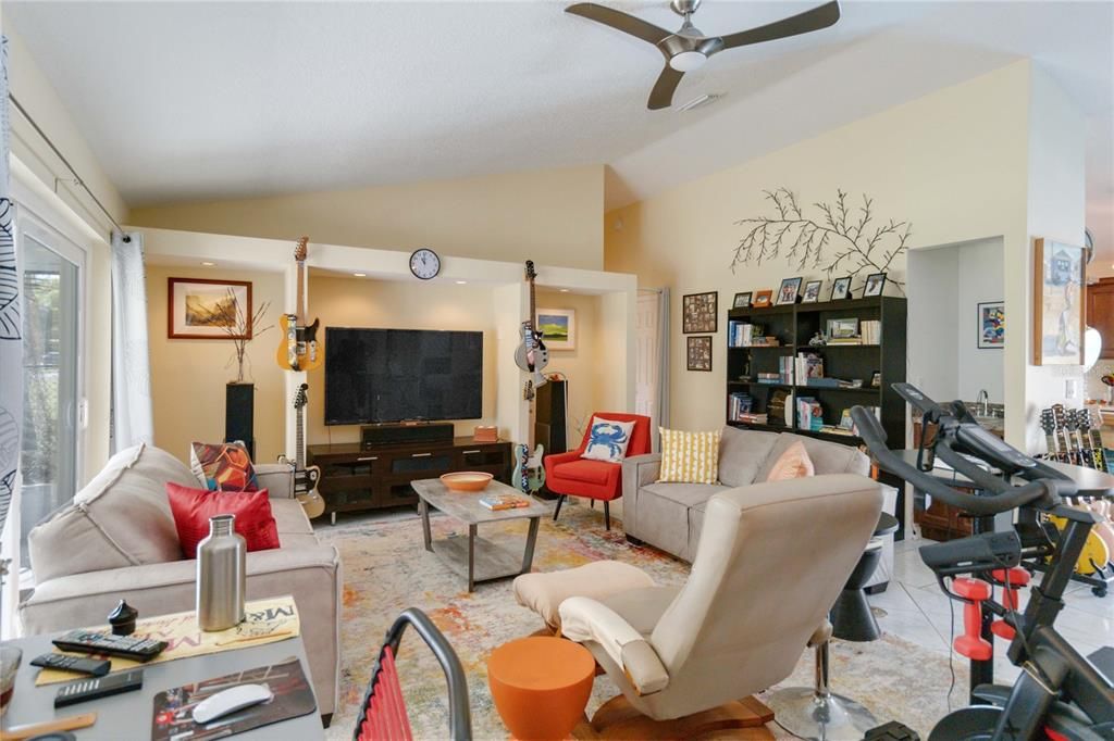 待售: $559,900 (4 贝兹, 2 浴室, 2226 平方英尺)