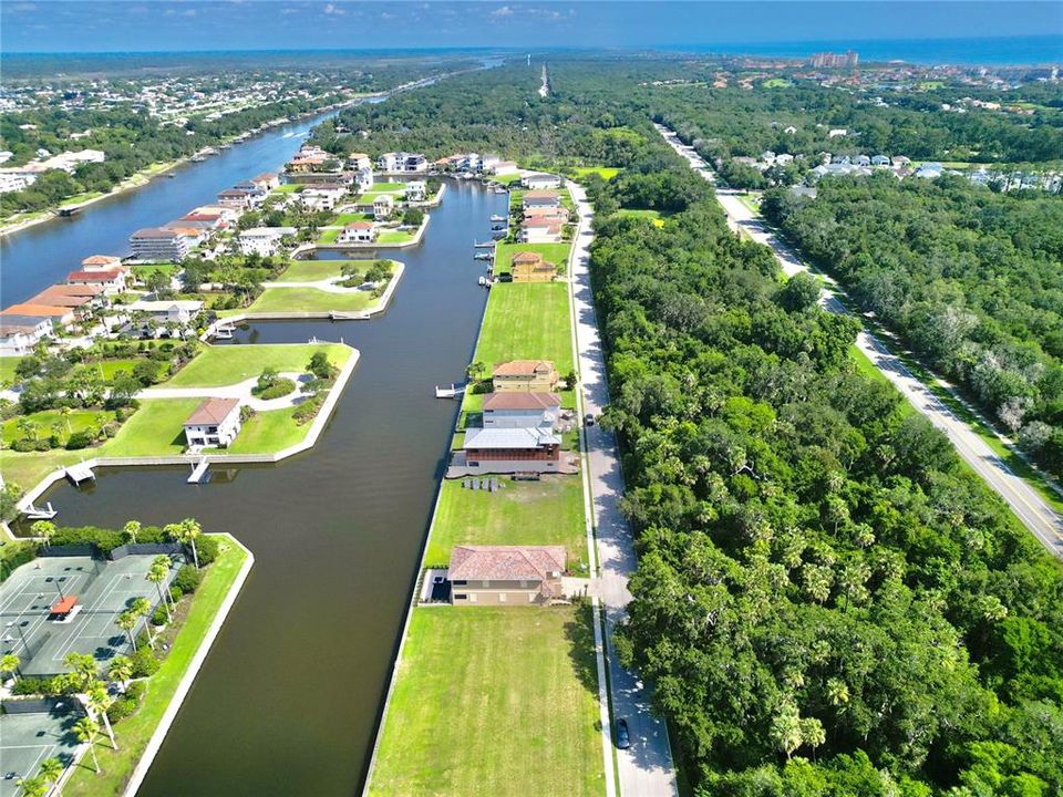 На продажу: $175,000 (0.11 acres)