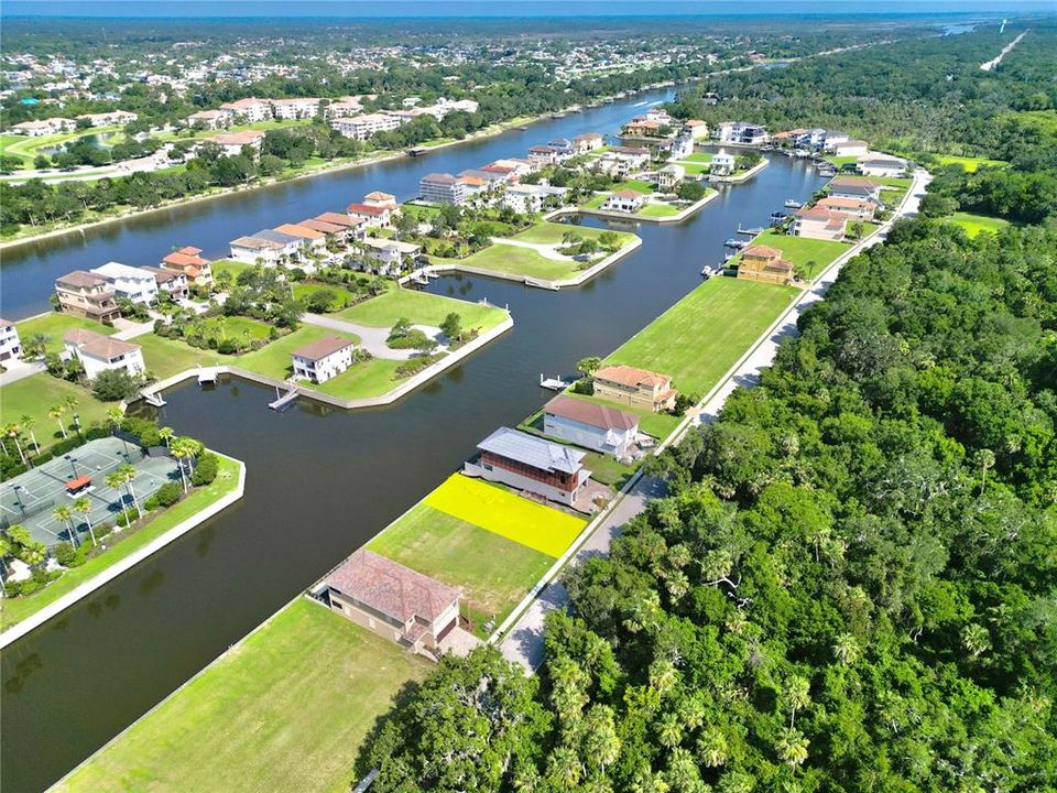 На продажу: $175,000 (0.11 acres)