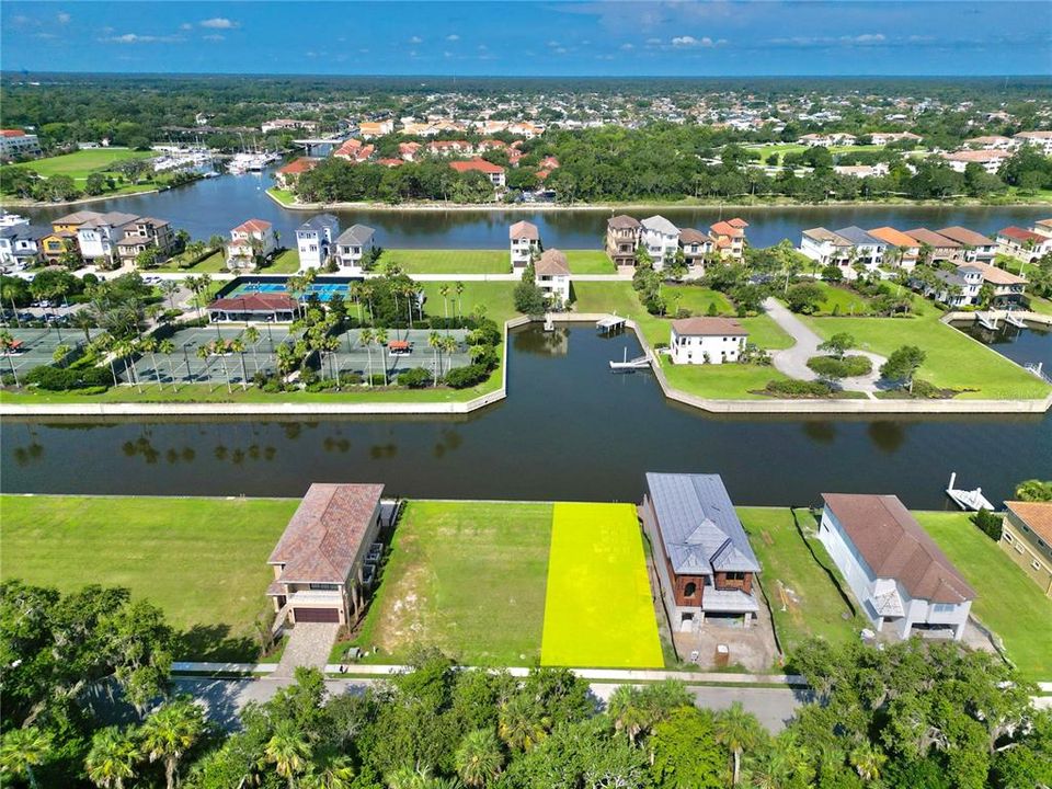 На продажу: $175,000 (0.11 acres)