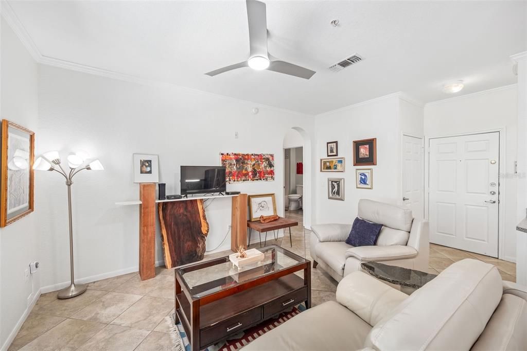 For Sale: $264,500 (2 beds, 2 baths, 1004 Square Feet)