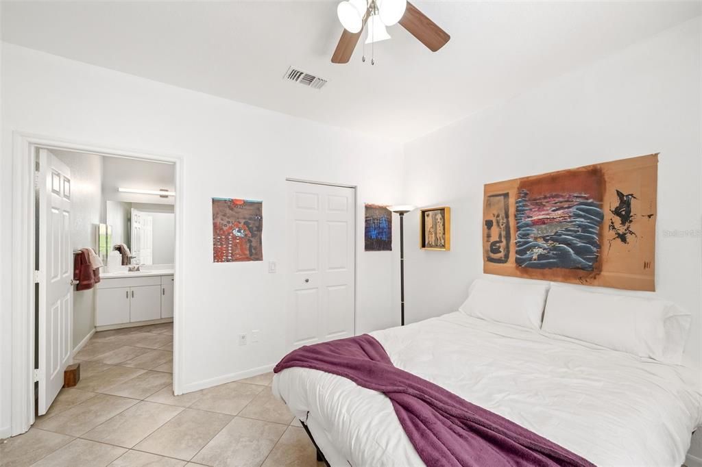 For Sale: $264,500 (2 beds, 2 baths, 1004 Square Feet)