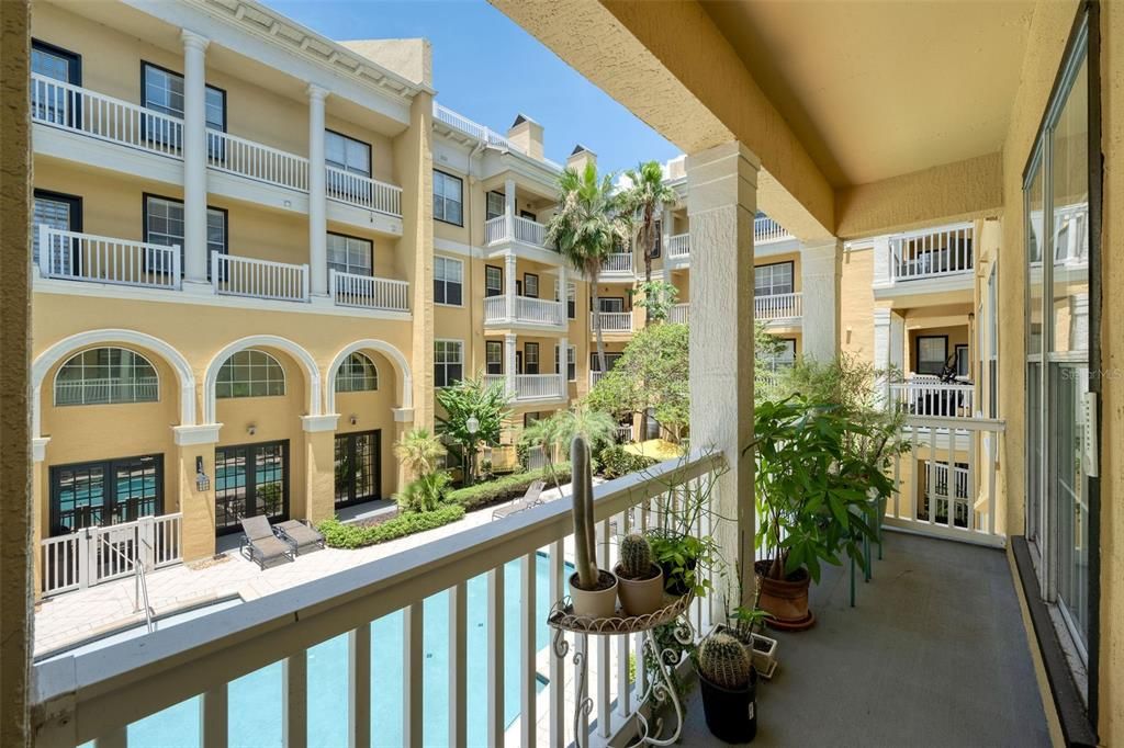 For Sale: $264,500 (2 beds, 2 baths, 1004 Square Feet)