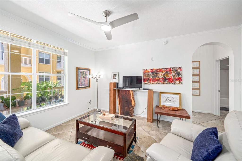 For Sale: $264,500 (2 beds, 2 baths, 1004 Square Feet)