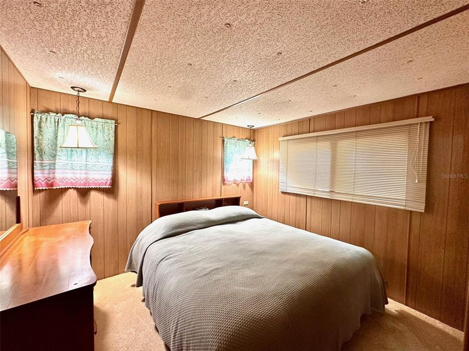 For Sale: $139,900 (2 beds, 1 baths, 672 Square Feet)