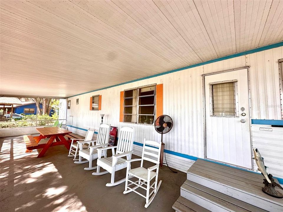 For Sale: $139,900 (2 beds, 1 baths, 672 Square Feet)