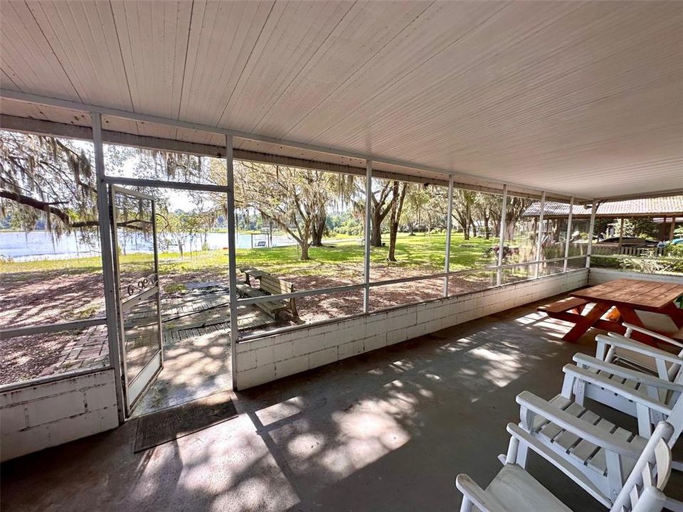 For Sale: $139,900 (2 beds, 1 baths, 672 Square Feet)