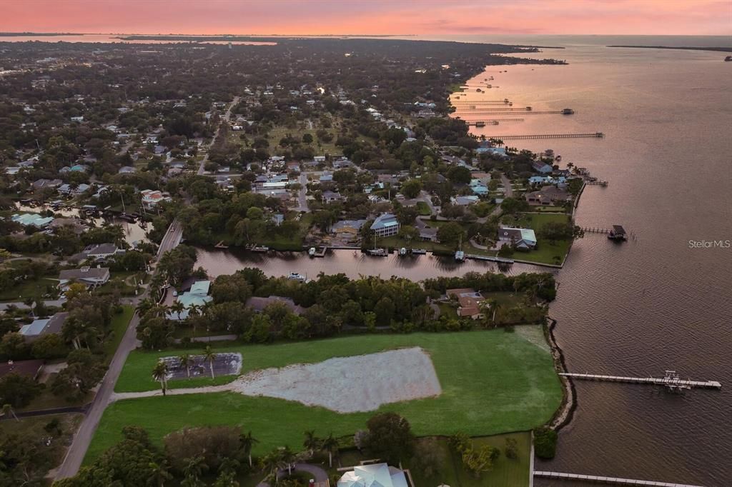 待售: $2,997,000 (1.82 acres)