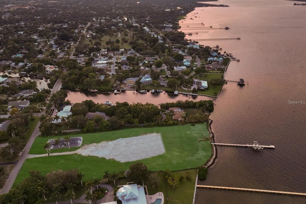 待售: $2,997,000 (1.82 acres)