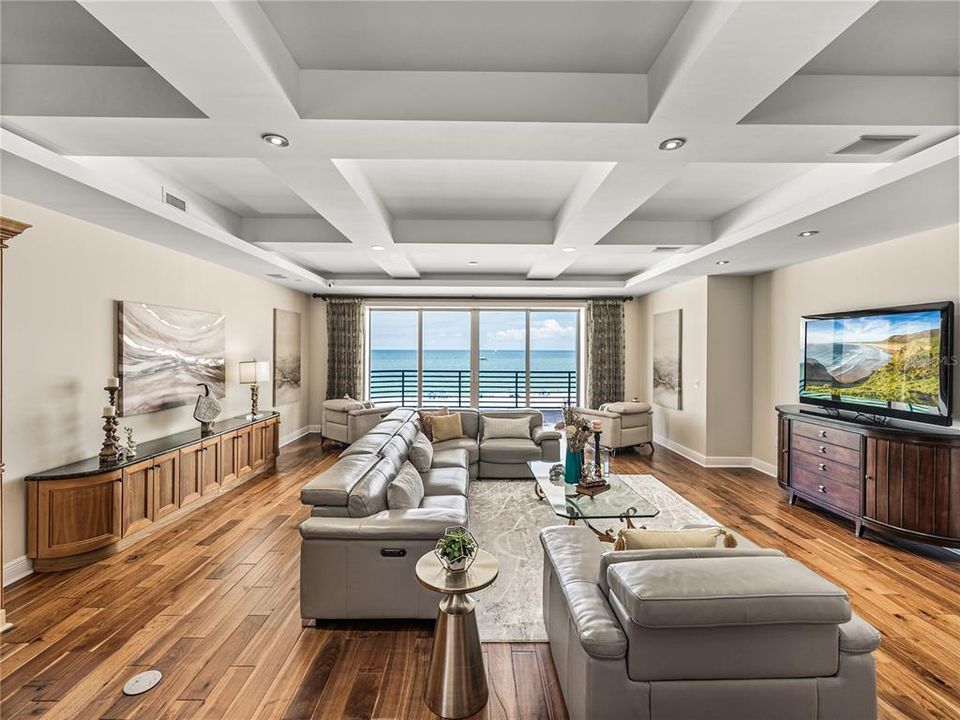 出租: $20,000 (3 贝兹, 3 浴室, 4245 平方英尺)