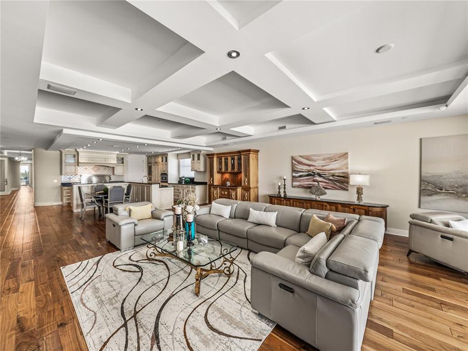 出租: $20,000 (3 贝兹, 3 浴室, 4245 平方英尺)