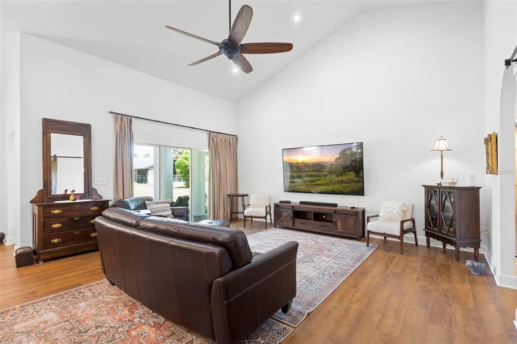 En Venta: $1,295,000 (3 camas, 4 baños, 3313 Pies cuadrados)