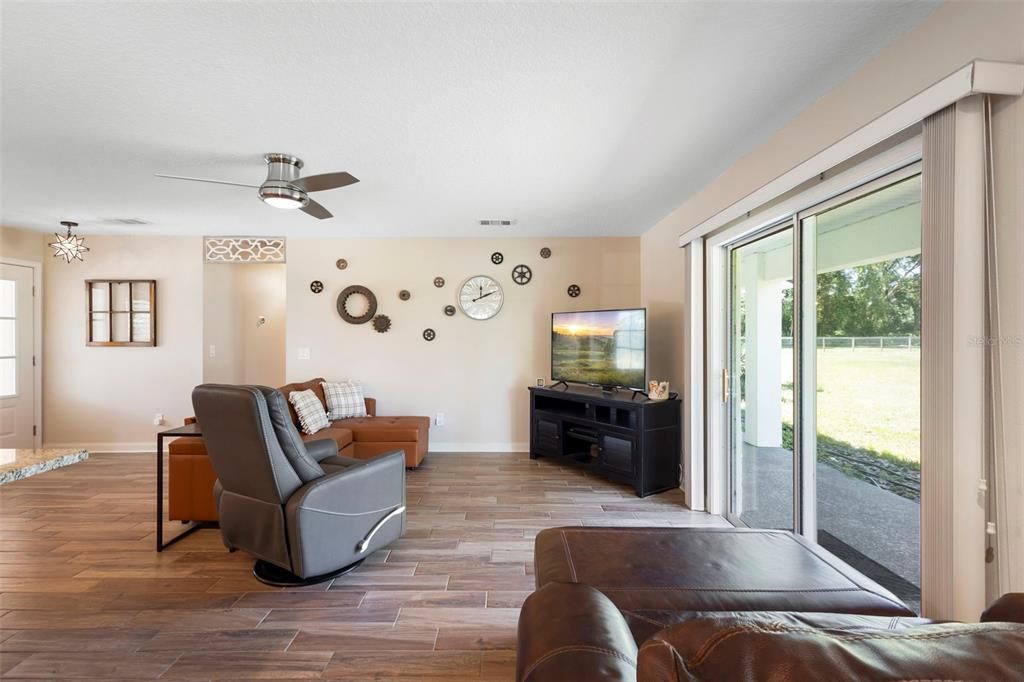 En Venta: $1,295,000 (3 camas, 4 baños, 3313 Pies cuadrados)