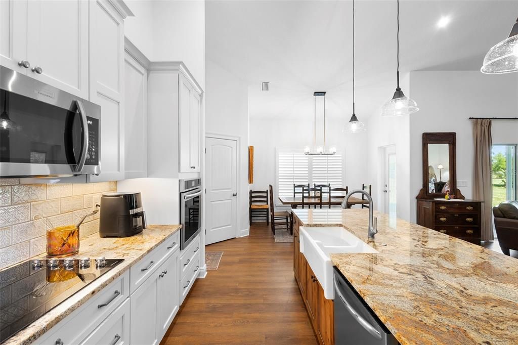 En Venta: $1,295,000 (3 camas, 4 baños, 3313 Pies cuadrados)