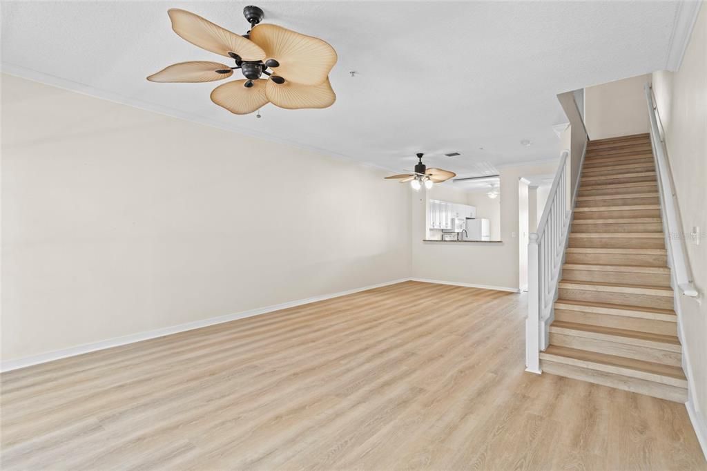 Под контрактом: $290,000 (2 спален, 2 ванн, 1360 Квадратных фут)