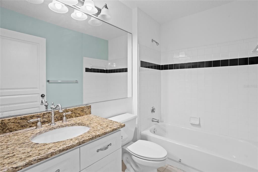 Под контрактом: $290,000 (2 спален, 2 ванн, 1360 Квадратных фут)