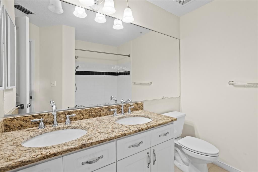 Под контрактом: $290,000 (2 спален, 2 ванн, 1360 Квадратных фут)