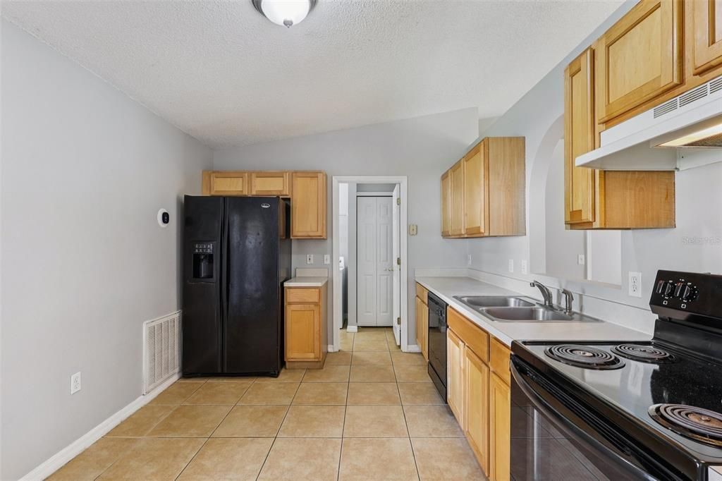 Active With Contract: $365,000 (3 beds, 2 baths, 1264 Square Feet)