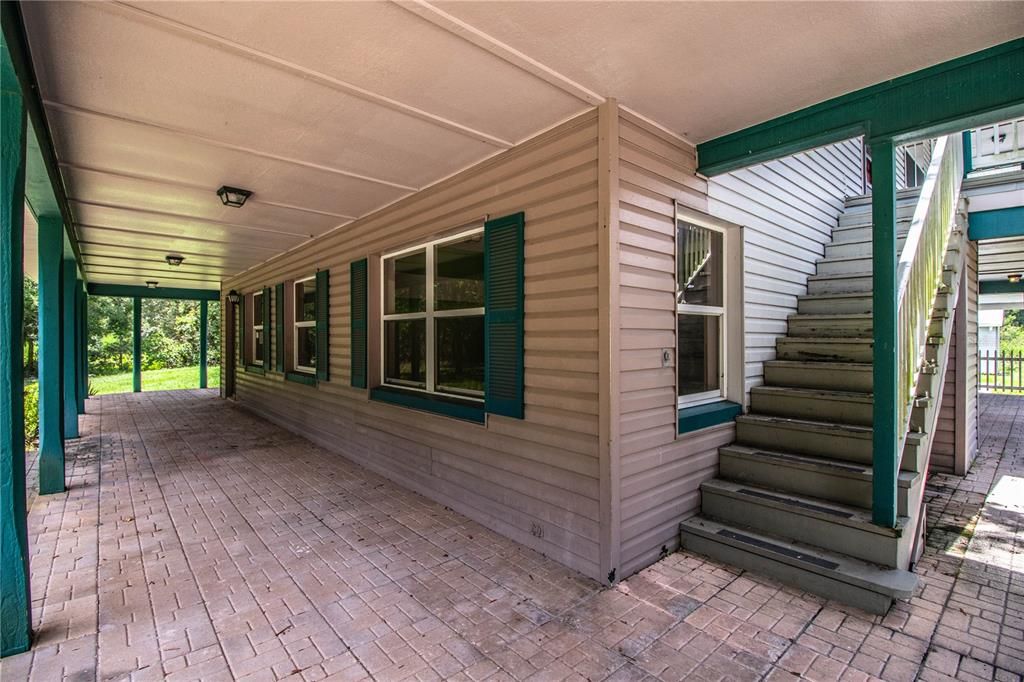 Под контрактом: $469,900 (4 спален, 4 ванн, 2520 Квадратных фут)