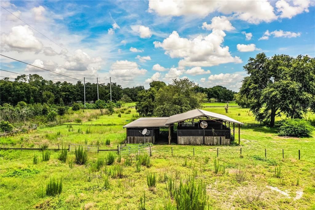 Под контрактом: $469,900 (4 спален, 4 ванн, 2520 Квадратных фут)