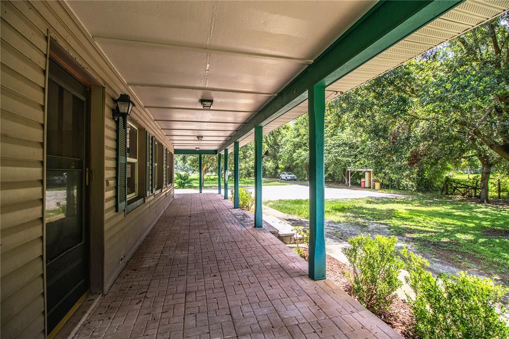 Под контрактом: $469,900 (4 спален, 4 ванн, 2520 Квадратных фут)