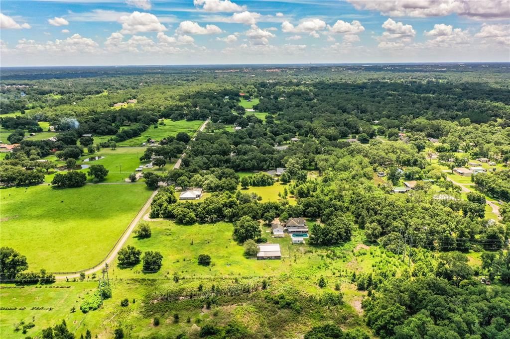 Под контрактом: $469,900 (4 спален, 4 ванн, 2520 Квадратных фут)