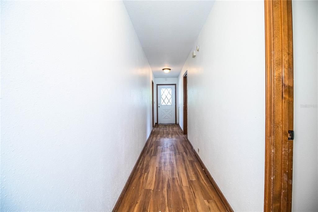 Под контрактом: $469,900 (4 спален, 4 ванн, 2520 Квадратных фут)