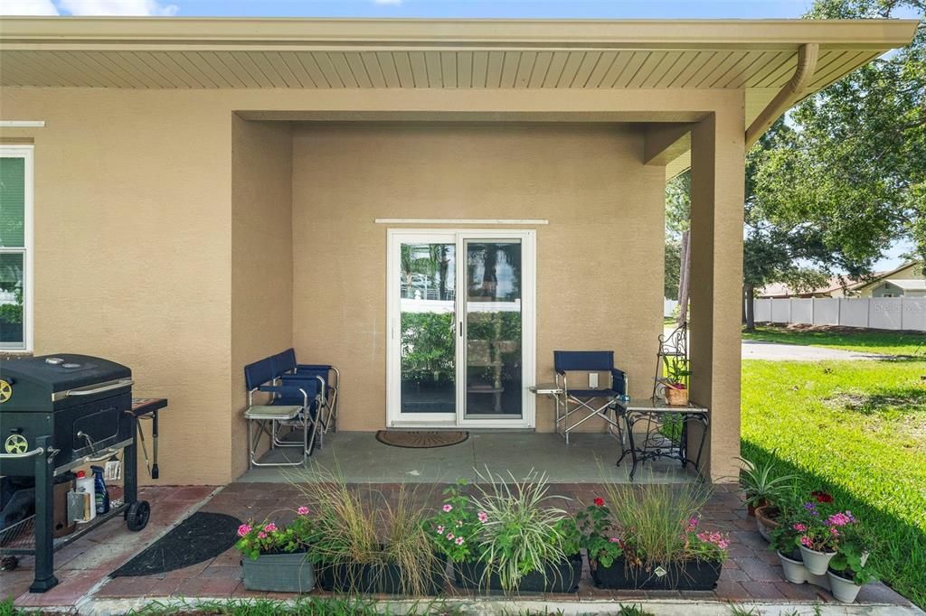 Activo con contrato: $229,500 (2 camas, 2 baños, 1055 Pies cuadrados)