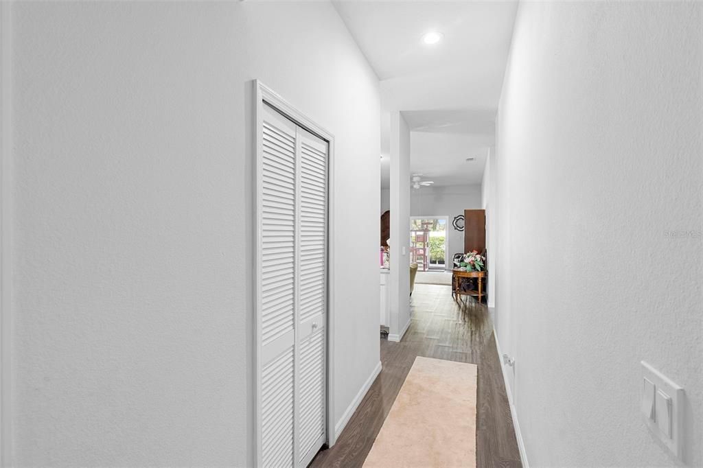 Activo con contrato: $229,500 (2 camas, 2 baños, 1055 Pies cuadrados)