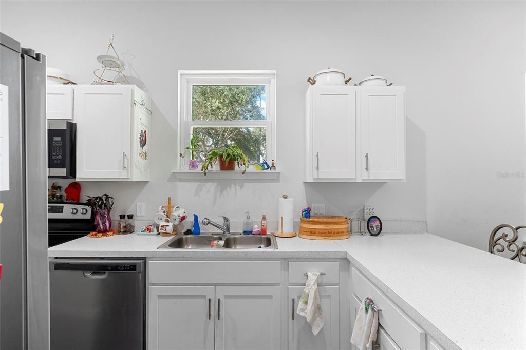 Activo con contrato: $229,500 (2 camas, 2 baños, 1055 Pies cuadrados)