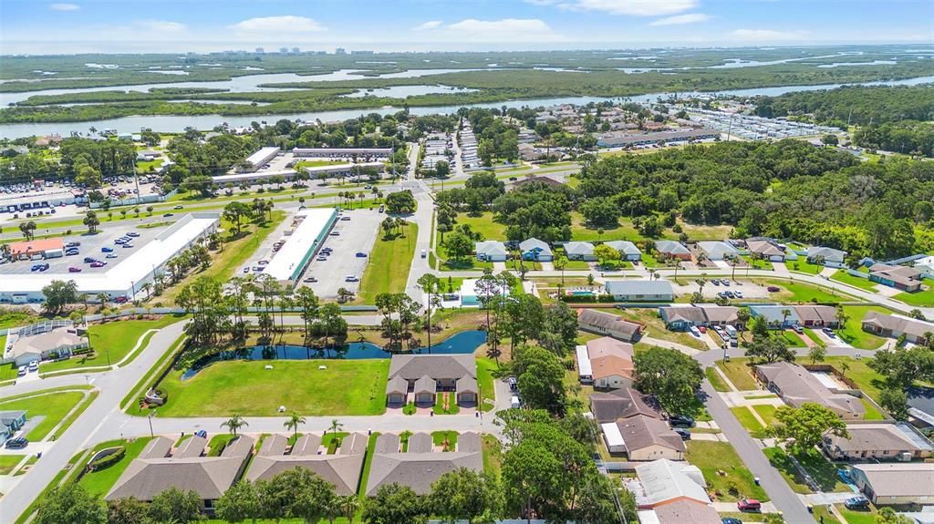 Activo con contrato: $229,500 (2 camas, 2 baños, 1055 Pies cuadrados)