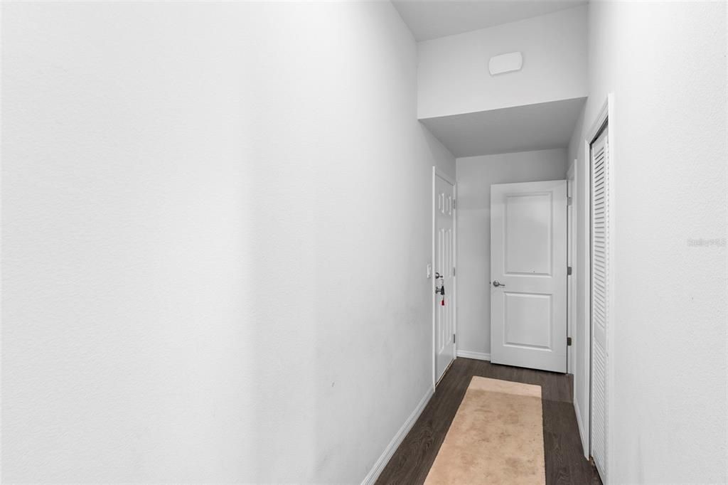 Activo con contrato: $229,500 (2 camas, 2 baños, 1055 Pies cuadrados)