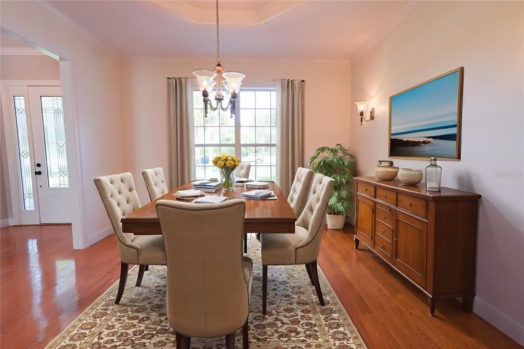 合同活跃: $1,259,000 (7 贝兹, 5 浴室, 4215 平方英尺)