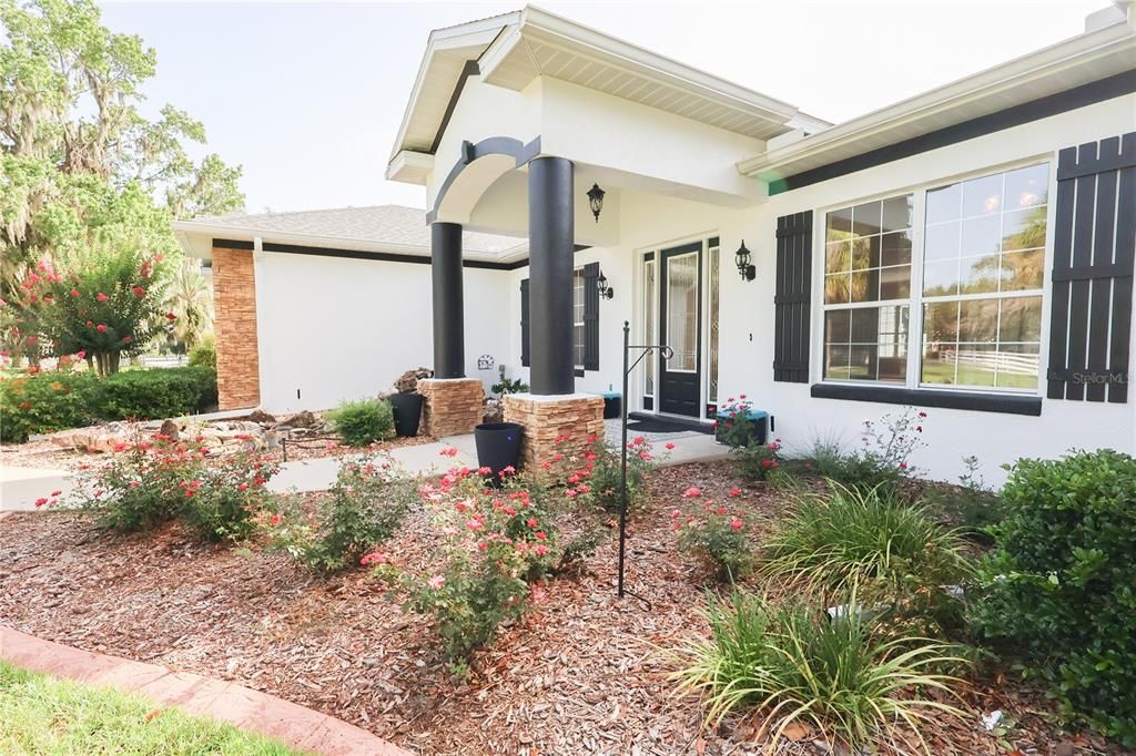 合同活跃: $1,259,000 (7 贝兹, 5 浴室, 4215 平方英尺)