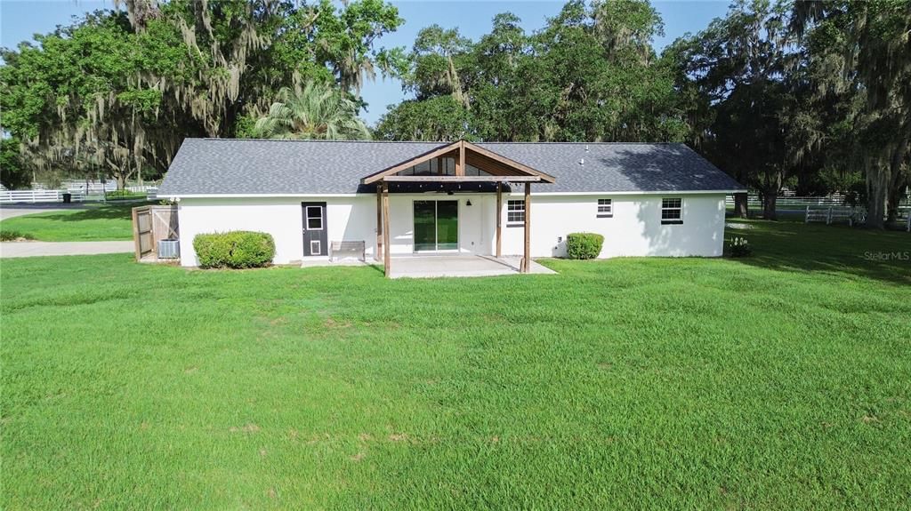 合同活跃: $1,259,000 (7 贝兹, 5 浴室, 4215 平方英尺)