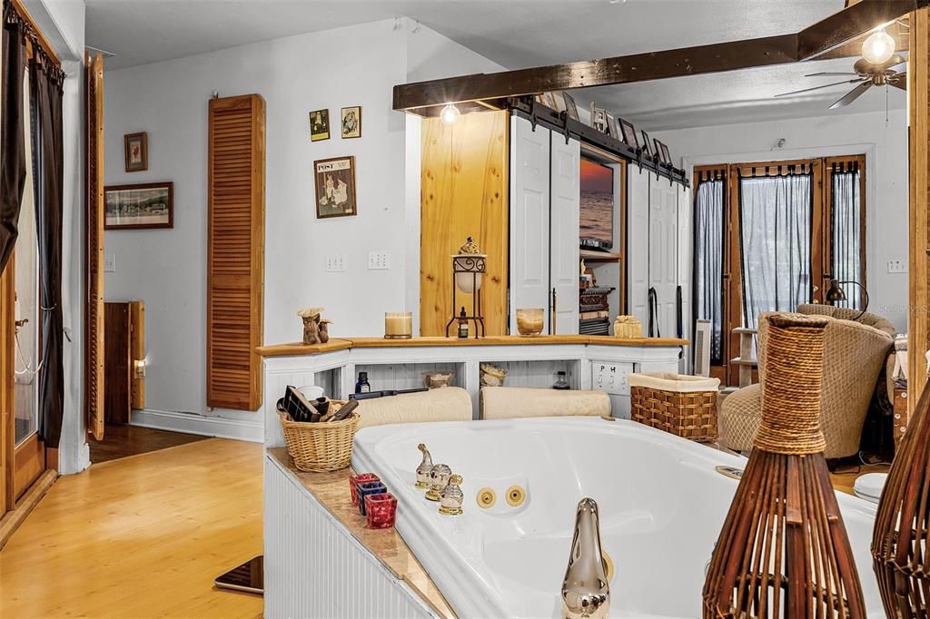 На продажу: $649,989 (4 спален, 3 ванн, 2234 Квадратных фут)