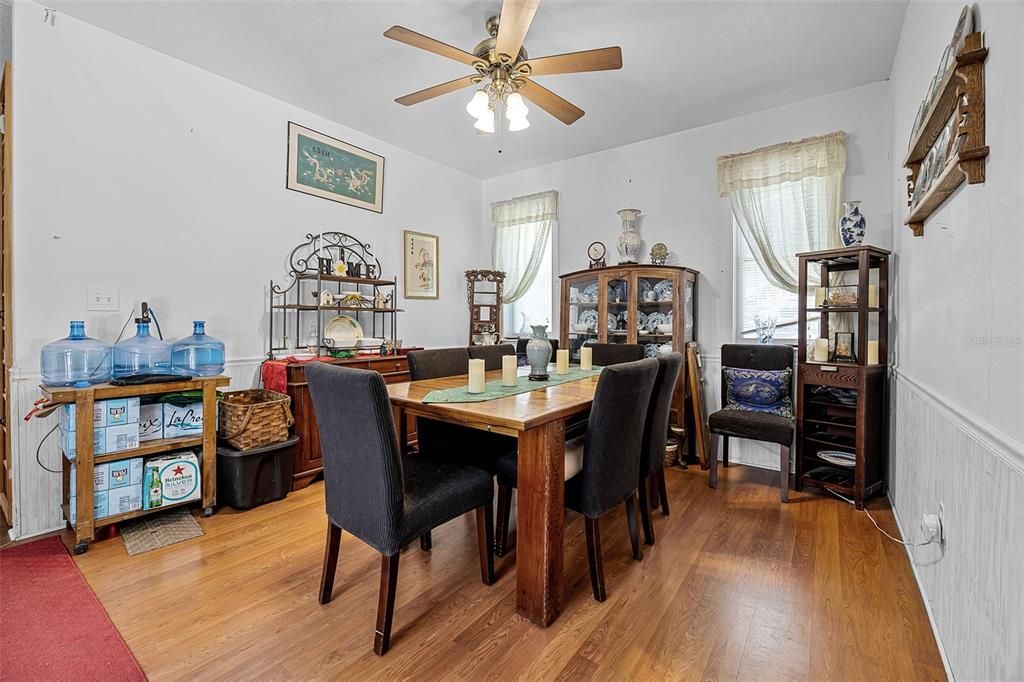 На продажу: $649,989 (4 спален, 3 ванн, 2234 Квадратных фут)